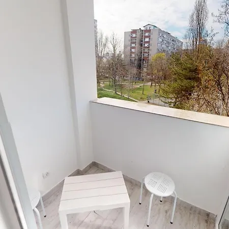 Luka Apartment *